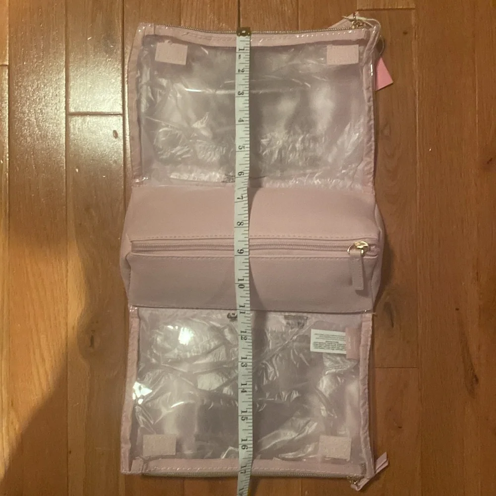 NWT Hello Kitty Pink Cosmetic pouch - Picture 7 of 7